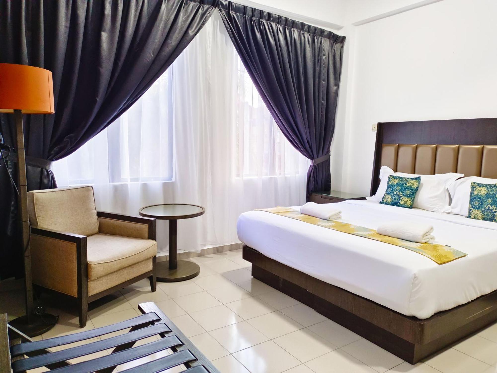 Salaam Suites Hotel Kota Bharu Exterior foto